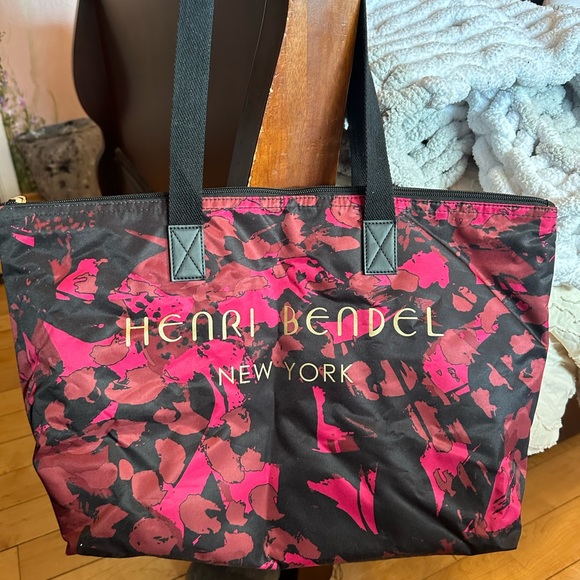 Henri Bendel Tote & Pouch - Picture 3 of 5